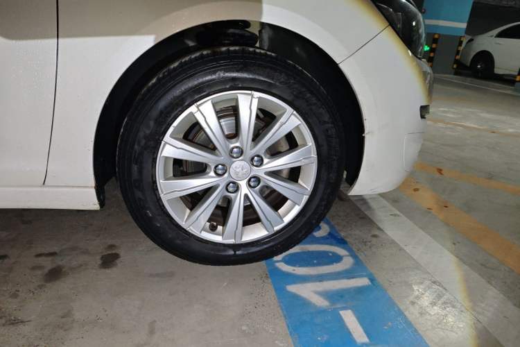 Used Peugeot 308S 2015 1.2T Automatic Jingchi Edition Right Front Wheel Hub