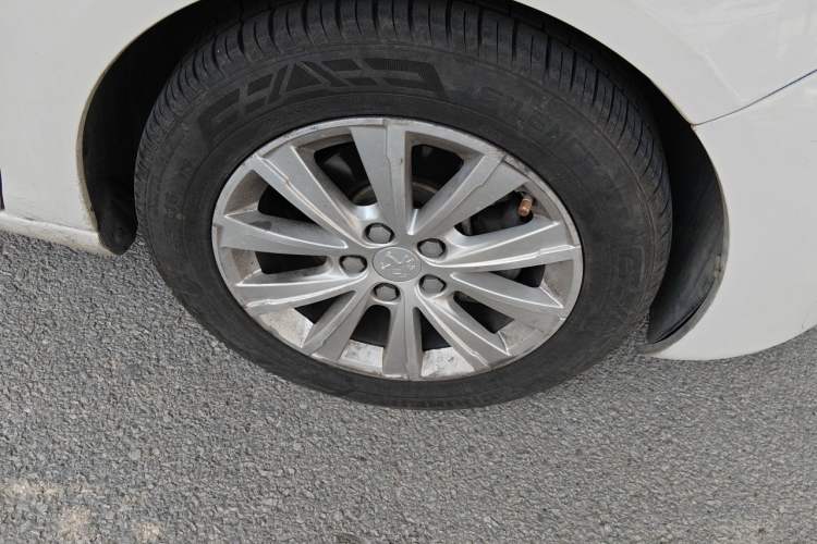 Used Peugeot 308S 2015 1.2T Automatic Jingchi Edition Right Front Wheel Hub