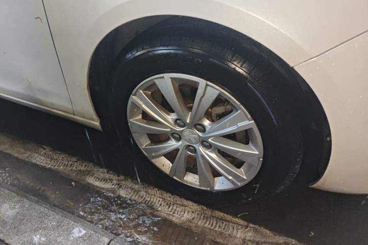 Used Peugeot 308S 2015 1.2T Automatic Jingchi Edition Right Front Wheel Hub