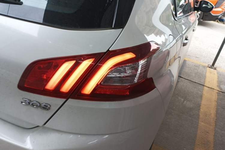 Used Peugeot 308S 2015 1.6T Automatic Jingchi Edition Right Rear Taillight