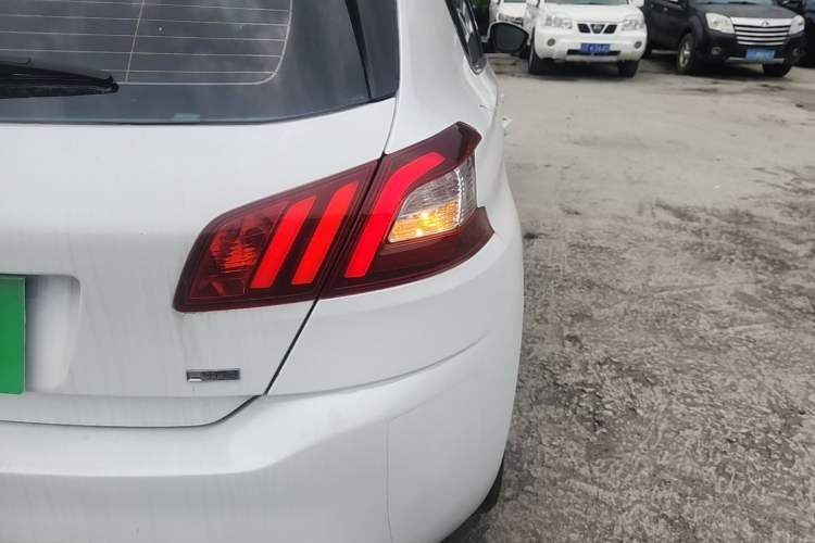 Used Peugeot 308S 2015 1.2T Automatic Jingchi Edition Right Rear Taillight