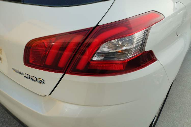 Used Peugeot 308S 2015 1.2T Automatic Jingchi Edition Right Rear Taillight