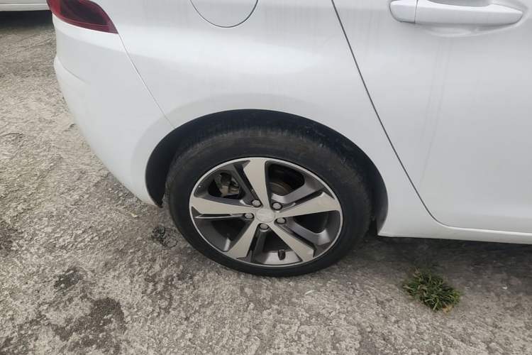 Used Peugeot 308S 2015 1.2T Automatic Jingchi Edition Right Rear Wheel Hub