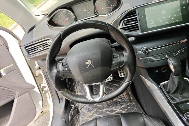 Used Peugeot 308S 2015 1.6T Automatic Ruichi Edition Steering Wheel