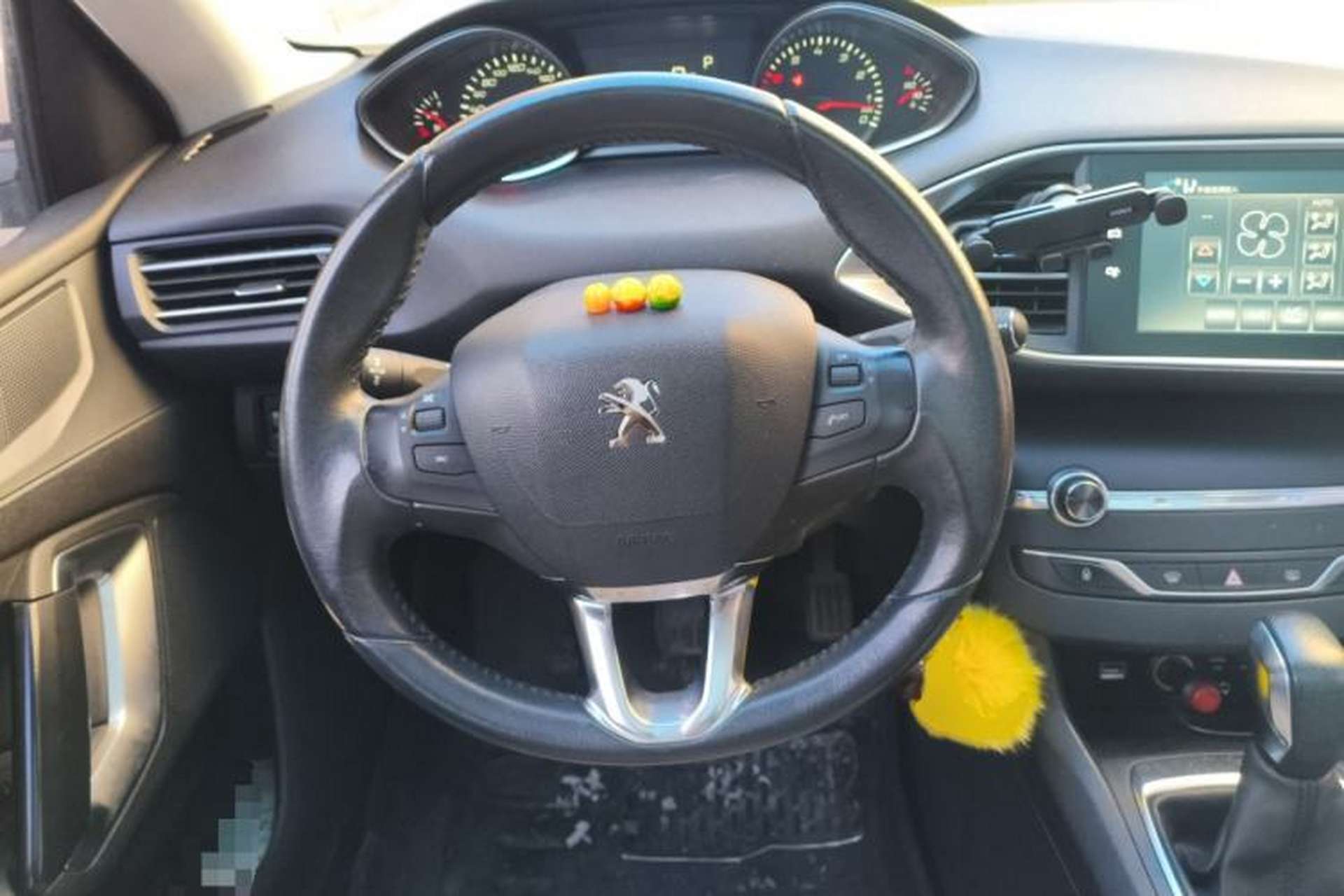 Used Peugeot 308S 2015 1.2T Automatic Jingchi Edition Steering Wheel
