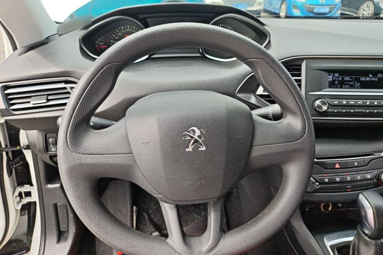 Used Peugeot 308S 2015 1.2T Automatic Shangchi Edition Steering Wheel