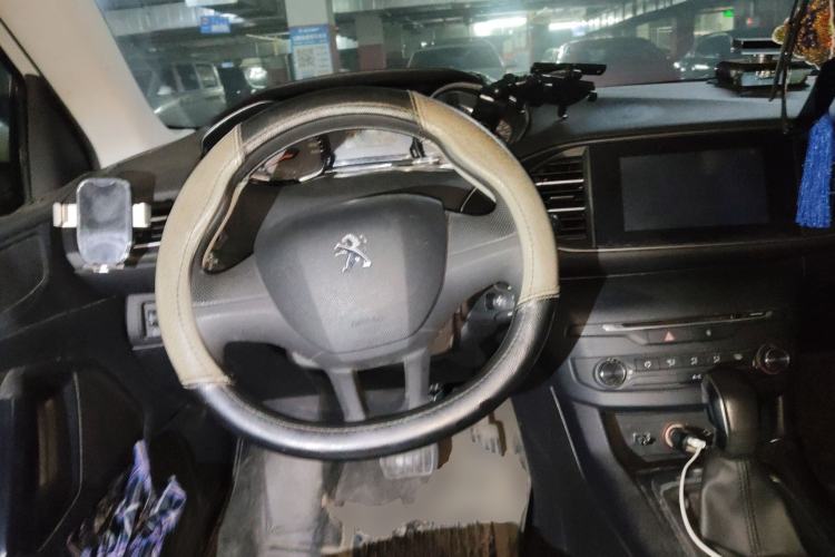 Used Peugeot 308S 2015 1.2T Automatic Shangchi Edition Steering Wheel