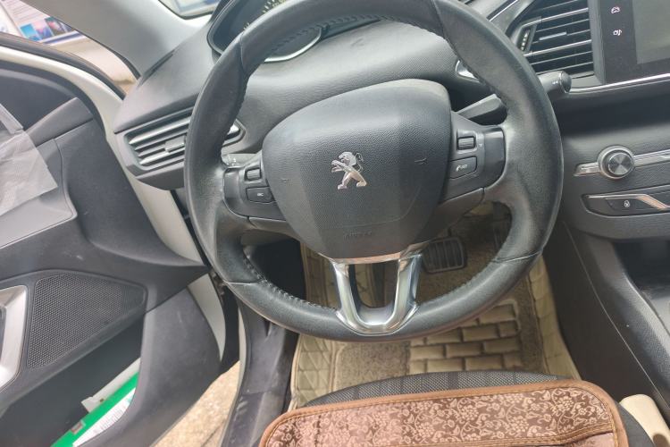 Used Peugeot 308S 2015 1.2T Automatic Jingchi Edition Steering Wheel
