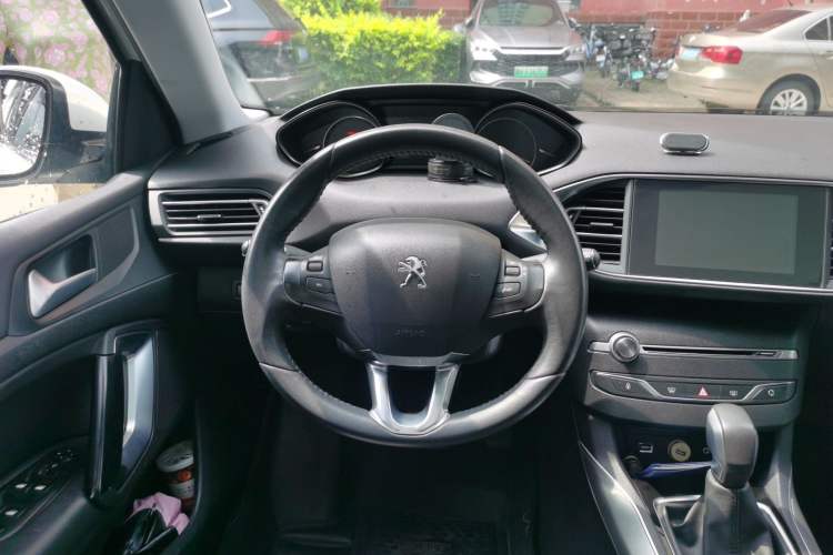 Used Peugeot 308S 2015 1.6T Automatic Ruichi Edition Steering Wheel