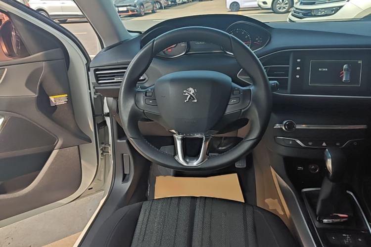 Used Peugeot 308S 2015 1.6T Automatic Jingchi Edition Steering Wheel