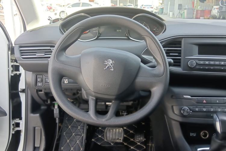 Used Peugeot 308S 2015 1.2T Automatic Shangchi Edition Steering Wheel