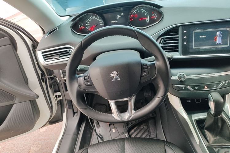 Used Peugeot 308S 2015 1.2T Automatic Jingchi Edition Steering Wheel