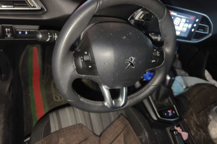 Used Peugeot 308S 2015 1.2T Automatic Jingchi Edition Steering Wheel
