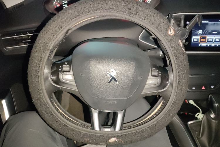 Used Peugeot 308S 2015 1.6T Automatic Jingchi Edition Steering Wheel