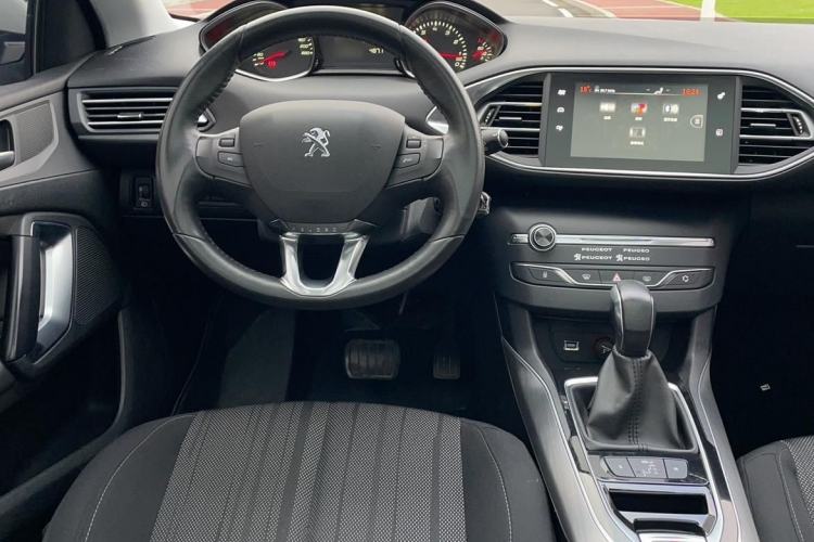 Used Peugeot 308S 2015 1.6T Automatic Jingchi Edition Steering Wheel