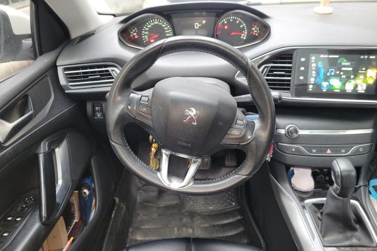 Used Peugeot 308S 2015 1.6T Automatic Jingchi Edition Steering Wheel