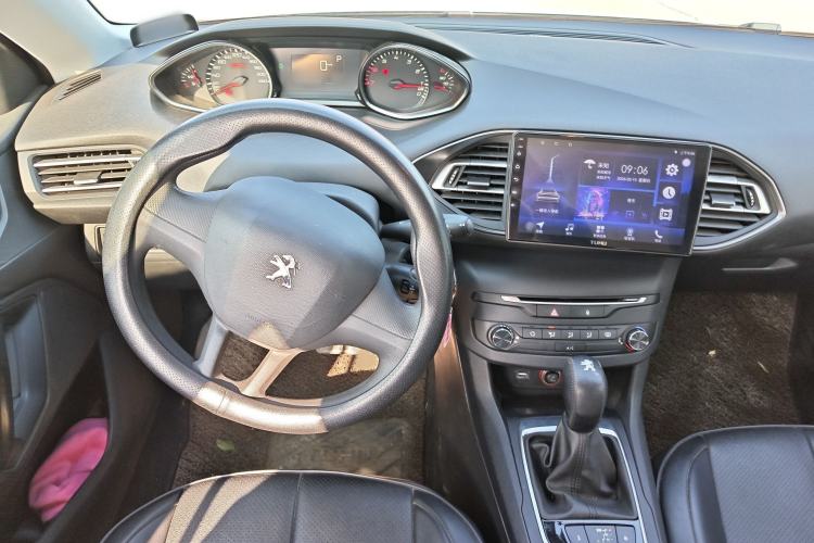 Used Peugeot 308S 2015 1.2T Automatic Shangchi Edition Steering Wheel