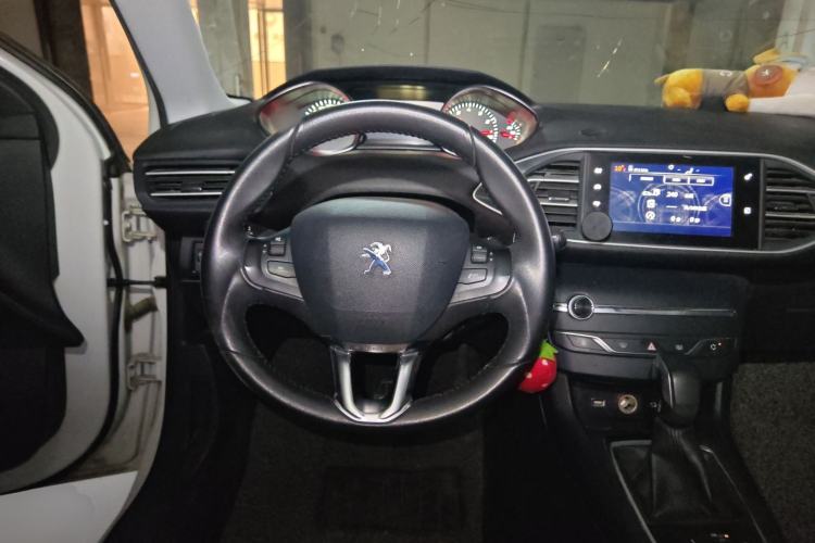 Used Peugeot 308S 2015 1.2T Automatic Jingchi Edition Steering Wheel