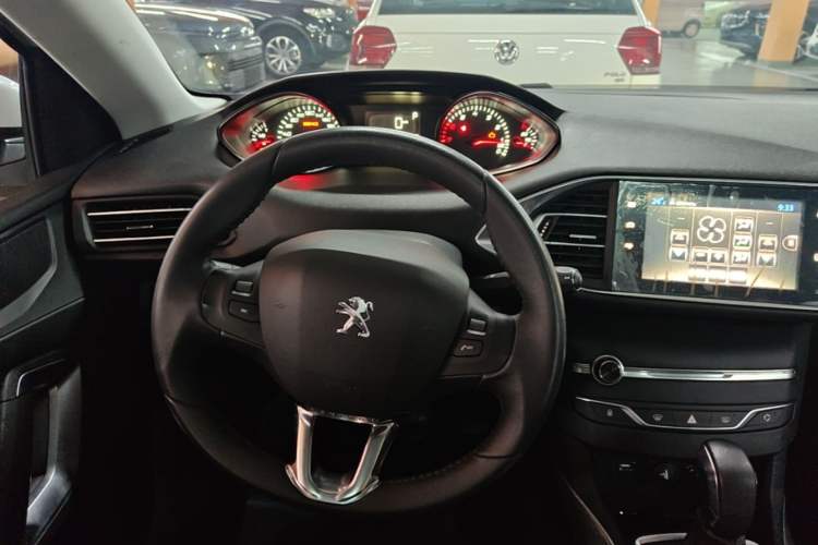 Used Peugeot 308S 2015 1.6T Automatic Jingchi Edition Steering Wheel