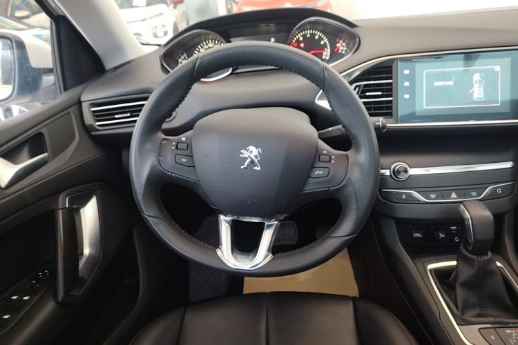 Used Peugeot 308S 2015 1.2T Automatic Jingchi Edition Steering Wheel