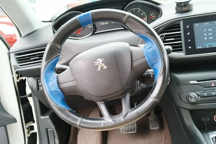 Used Peugeot 308S 2015 1.2T Automatic Shangchi Edition Steering Wheel