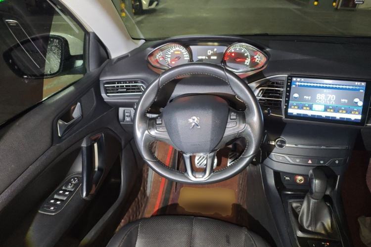 Used Peugeot 308S 2015 1.2T Automatic Jingchi Edition Steering Wheel