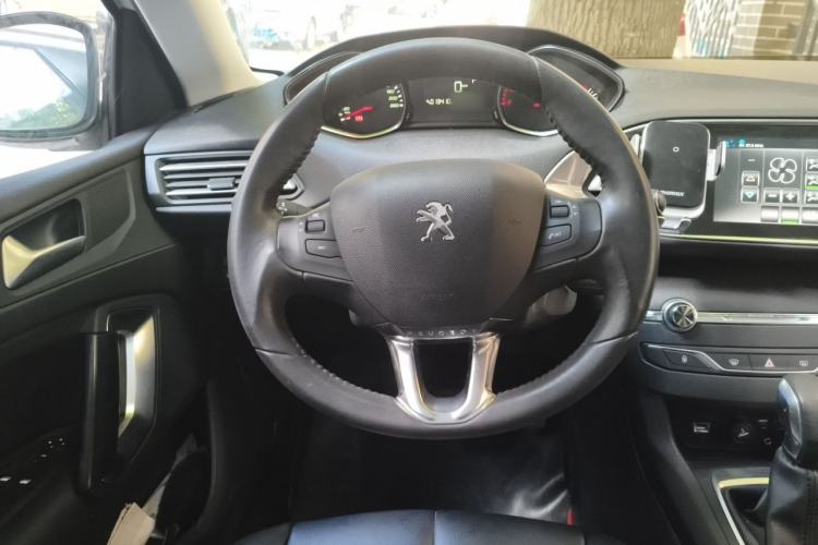 Used Peugeot 308S 2015 1.2T Automatic Jingchi Edition Steering Wheel