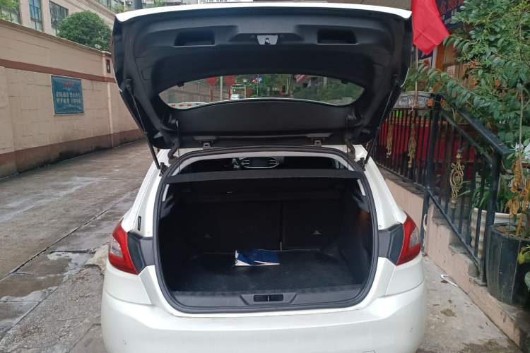 Used Peugeot 308S 2015 1.6T Automatic Jingchi Edition Trunk