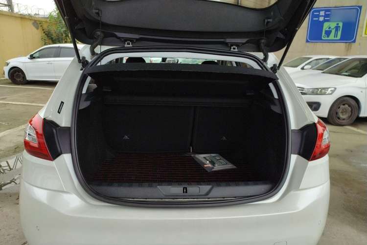 Used Peugeot 308S 2015 1.2T Automatic Jingchi Edition Trunk