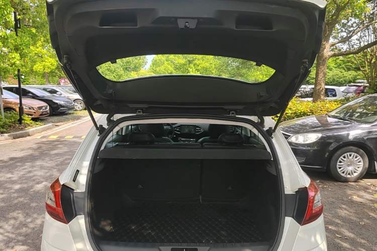 Used Peugeot 308S 2015 1.2T Automatic Jingchi Edition Trunk