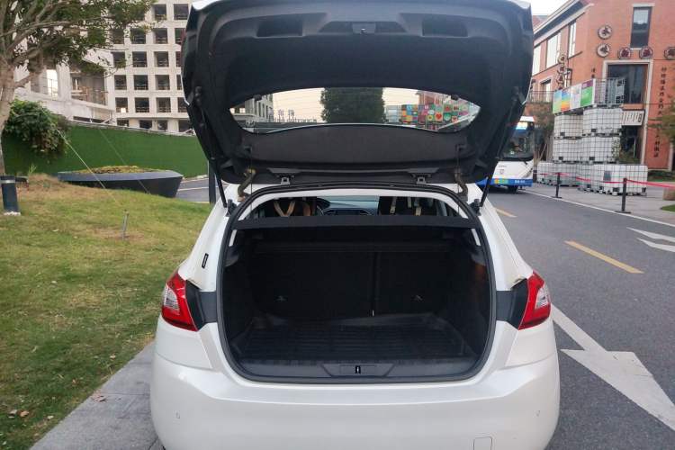 Used Peugeot 308S 2015 1.2T Automatic Jingchi Edition Trunk