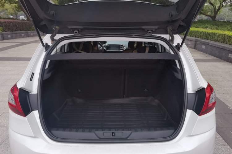 Used Peugeot 308S 2015 1.2T Automatic Jingchi Edition Trunk