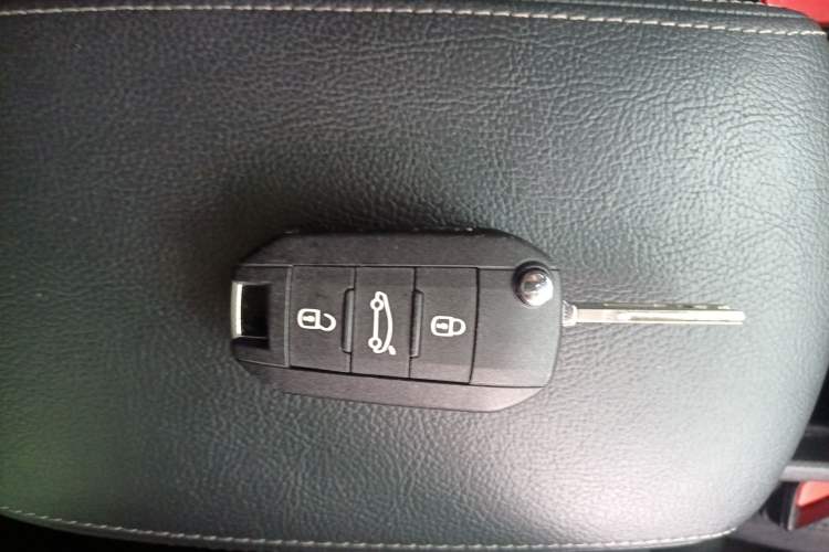 Used Peugeot 308S 2015 1.2T Automatic Jingchi Edition Vehicle Key
