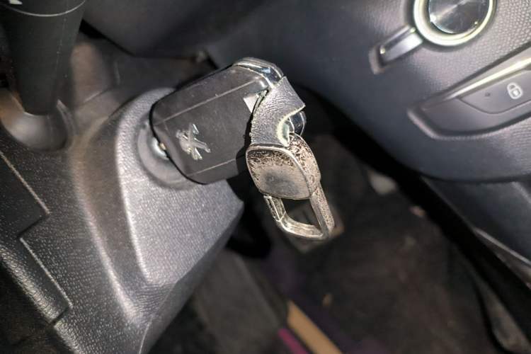 Used Peugeot 308S 2015 1.6T Automatic Jingchi Edition Vehicle Key