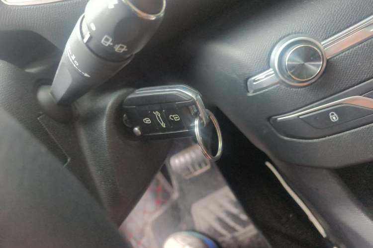 Used Peugeot 308S 2015 1.2T Automatic Jingchi Edition Vehicle Key