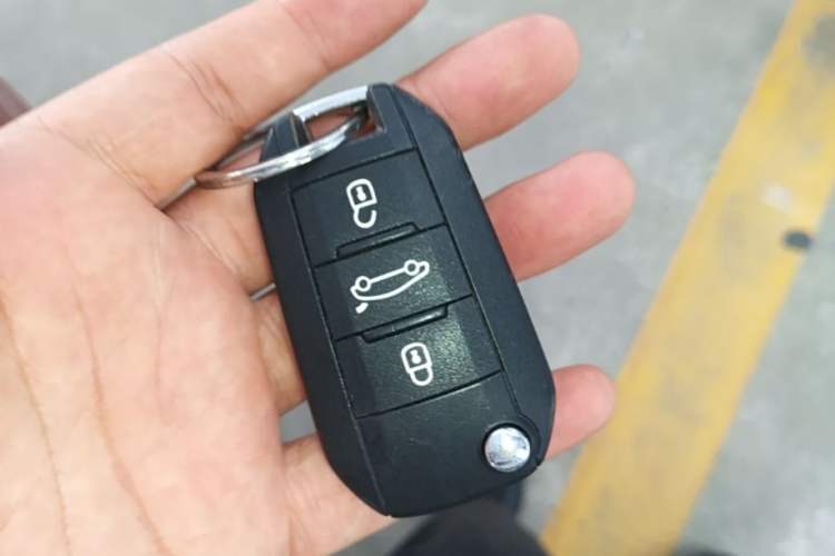 Used Peugeot 308S 2015 1.6T Automatic Jingchi Edition Vehicle Key