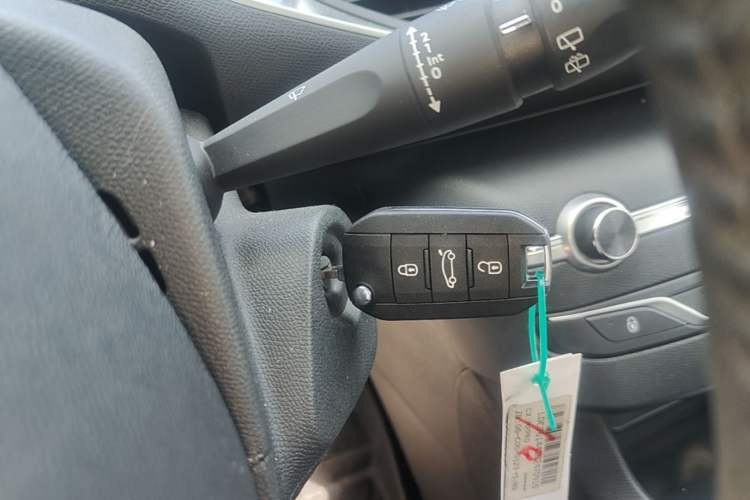 Used Peugeot 308S 2015 1.2T Automatic Jingchi Edition Vehicle Key