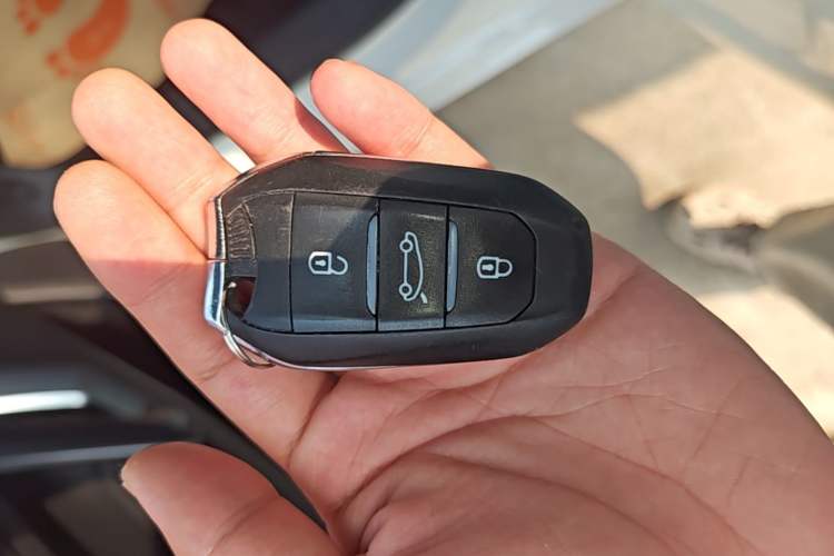 Used Peugeot 308S 2015 1.6T Automatic Jingchi Edition Vehicle Key