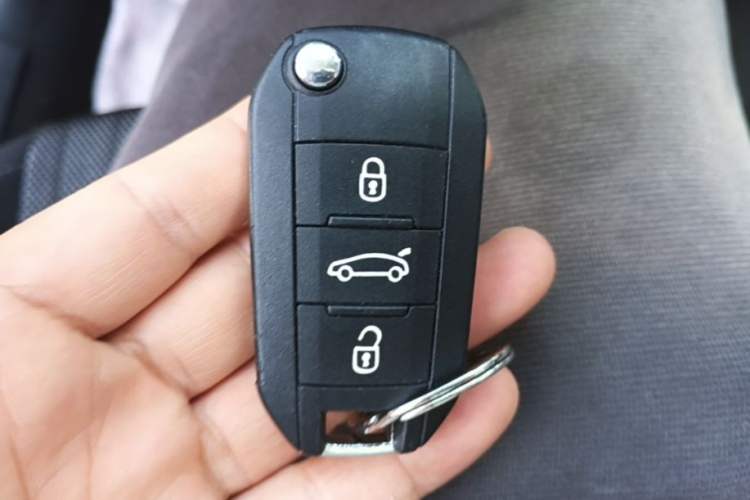 Used Peugeot 308S 2015 1.6T Automatic Jingchi Edition Vehicle Key