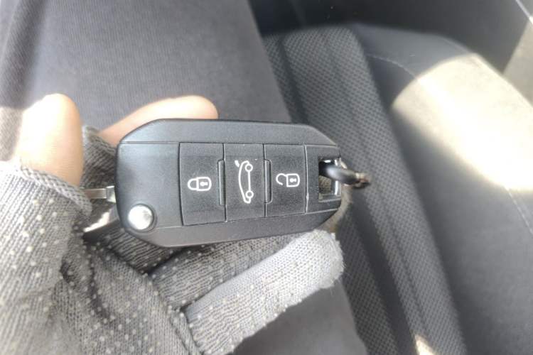 Used Peugeot 308S 2015 1.2T Automatic Jingchi Edition Vehicle Key