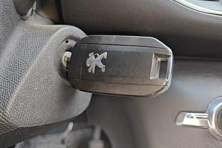 Used Peugeot 308S 2015 1.2T Automatic Jingchi Edition Vehicle Key