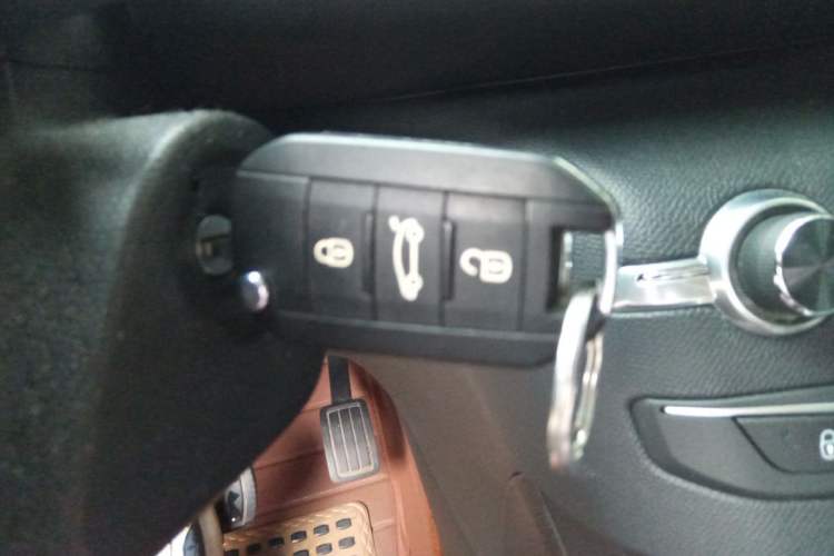 Used Peugeot 308S 2015 1.2T Automatic Jingchi Edition Vehicle Key