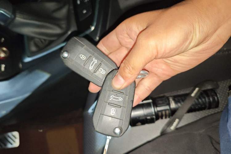 Used Peugeot 308S 2015 1.2T Automatic Jingchi Edition Vehicle Key