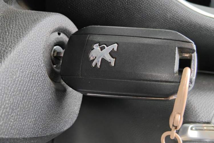 Used Peugeot 308S 2015 1.2T Automatic Jingchi Edition Vehicle Key