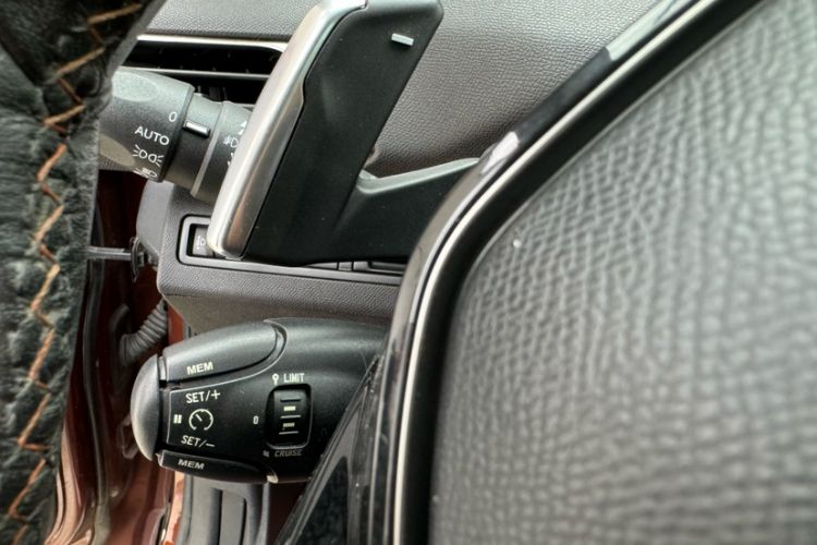 Used Peugeot 4008 2017 350THP Elite Edition Interior 6