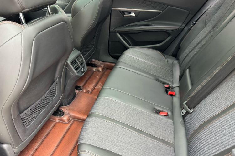 Used Peugeot 4008 2017 350THP Elite Edition Interior 8