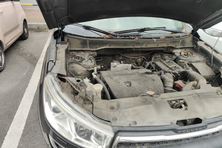 Used Peugeot 4008 2012 2.0L 4x4 Luxury Edition Engine Bay Right