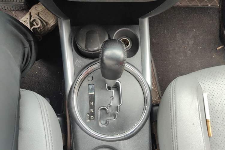 Used Peugeot 4008 2012 2.0L 4x4 Luxury Edition Gear Lever