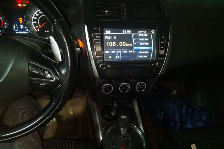 Used Peugeot 4008 2012 2.0L Two-Wheel-Drive Fashion Edition Audio And AC Panel
