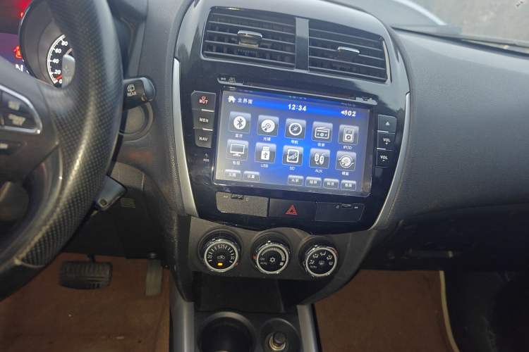 Used Peugeot 4008 2012 2.0L Two-Wheel-Drive Fashion Edition Audio And AC Panel